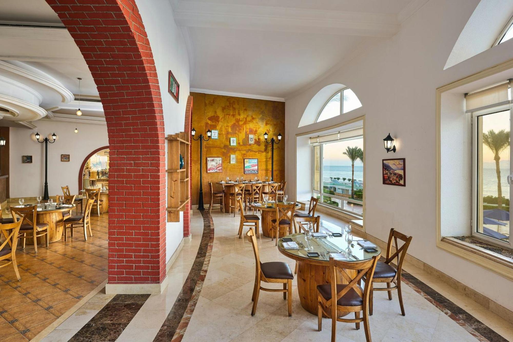 Renaissance Sharm El Sheikh Golden View Beach Resort Exterior foto The restaurant